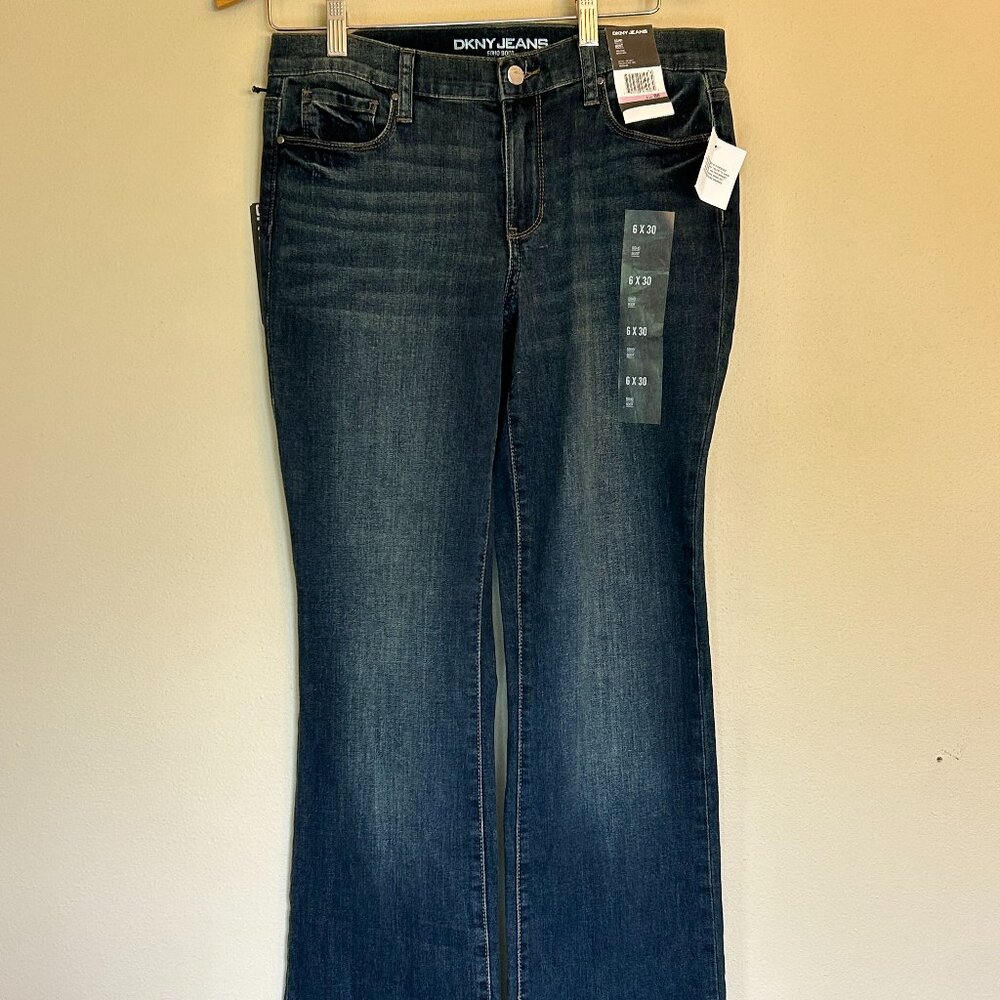 DKNY Womens Jeans SOHO Mid-Rise Blue Denim Jeans Boot Cut Size 6x30